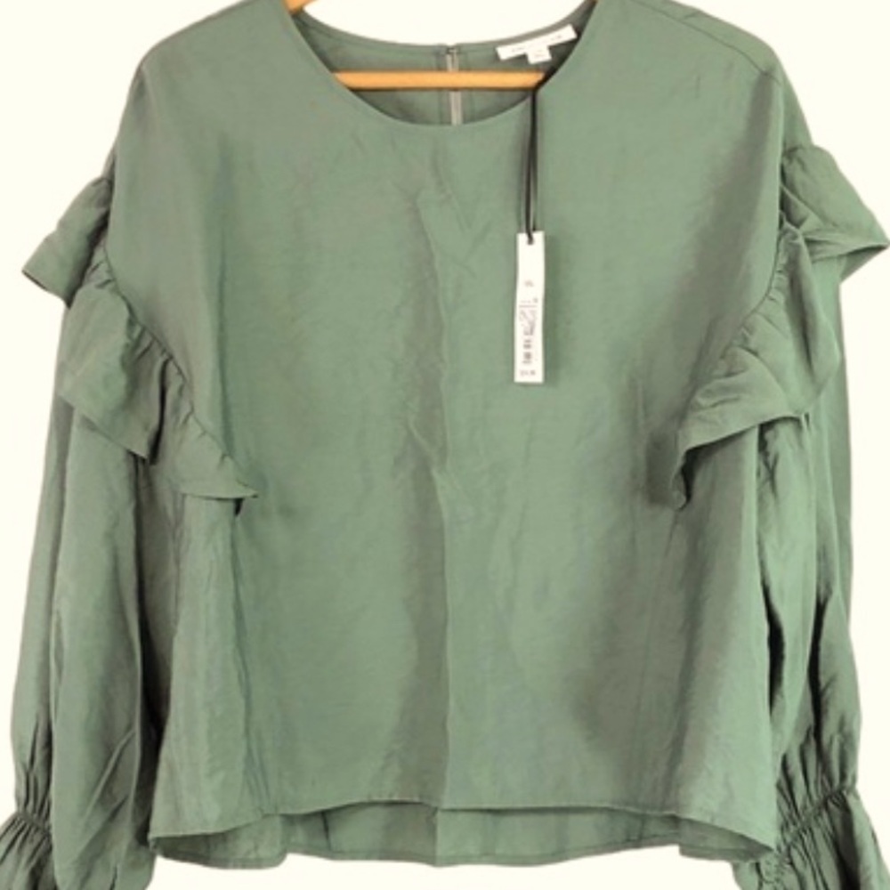 Long sleeve green blouse with ruffled sleeves